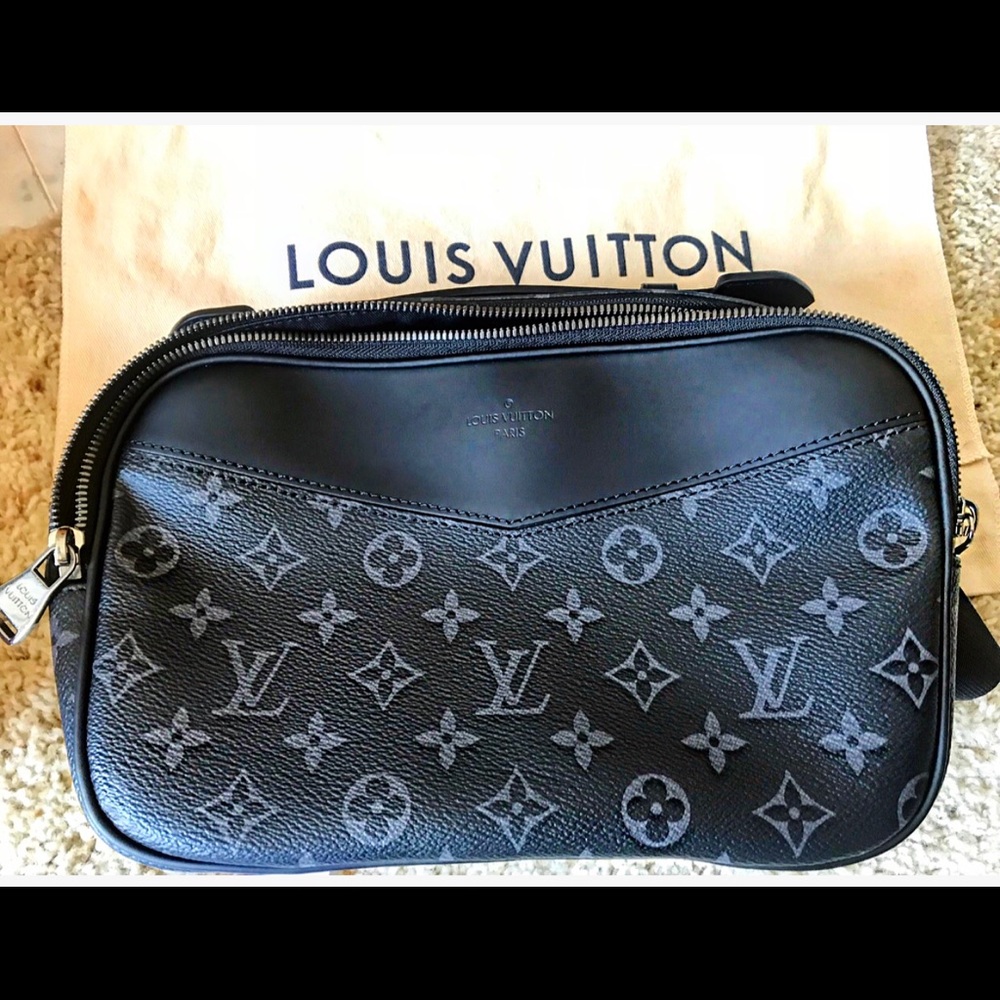Louis Vuitton Bumbag - Picture 6 of 6